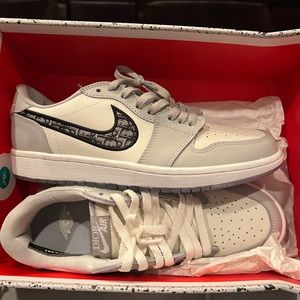 Price is negotiable, no low balling 
Never worn before brand new 
No box